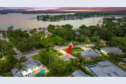 201 W Riverside Drive, Jupiter, FL 33469 - Photo 1