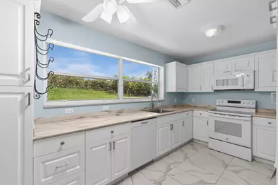 201 W Riverside Drive, Jupiter, FL 33469 - Photo 9