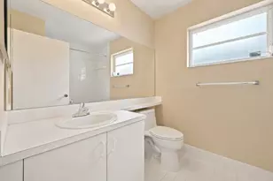 10432 Lake Vista Cir, Boca Raton, FL 33498 - Photo 23