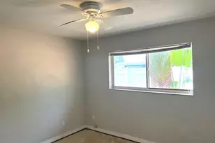 420 NE 24th St, Boca Raton, FL 33431 - Photo 17