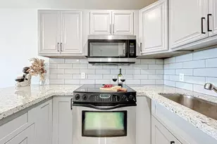 410 Chatham T, West Palm Beach, FL 33417 - Photo 5