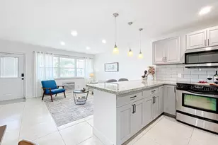 410 Chatham T, West Palm Beach, FL 33417 - Photo 3