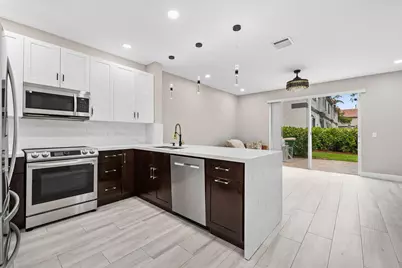 7920 Catalina Circle, Tamarac, FL 33321 - Photo 7