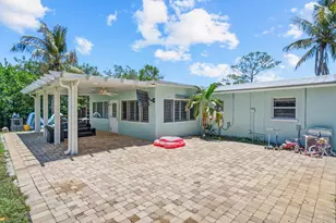 520 SE Dolphin Dr, Stuart, FL 34996 - Photo 27