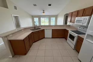 522 SW McComb Ave, Port Saint Lucie, FL 34953 - Photo 5