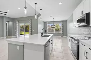 4497 SW Farmington St, Port Saint Lucie, FL 34953 - Photo 9