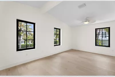 257 E Lakewood Road, West Palm Beach, FL 33405 - Photo 27