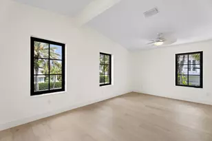 257 E Lakewood Rd, West Palm Beach, FL 33405 - Photo 27