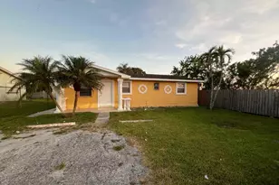 442 N Cocoanut Rd, Pahokee, FL 33476 - Photo 1
