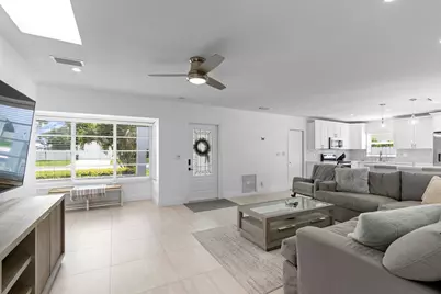 124 Oregon Lane, Boca Raton, FL 33487 - Photo 5