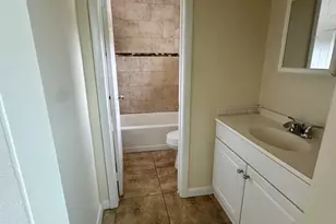 5614 Blueberry Ct, Lauderhill, FL 33313 - Photo 11