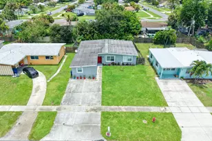 754 Hibiscus Dr, Royal Palm Beach, FL 33411 - Photo 3