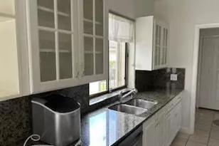 2900 Cuyahoga Ln, West Palm Beach, FL 33409 - Photo 3