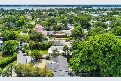 326 Marlborough Place, West Palm Beach, FL 33405 - Photo 37