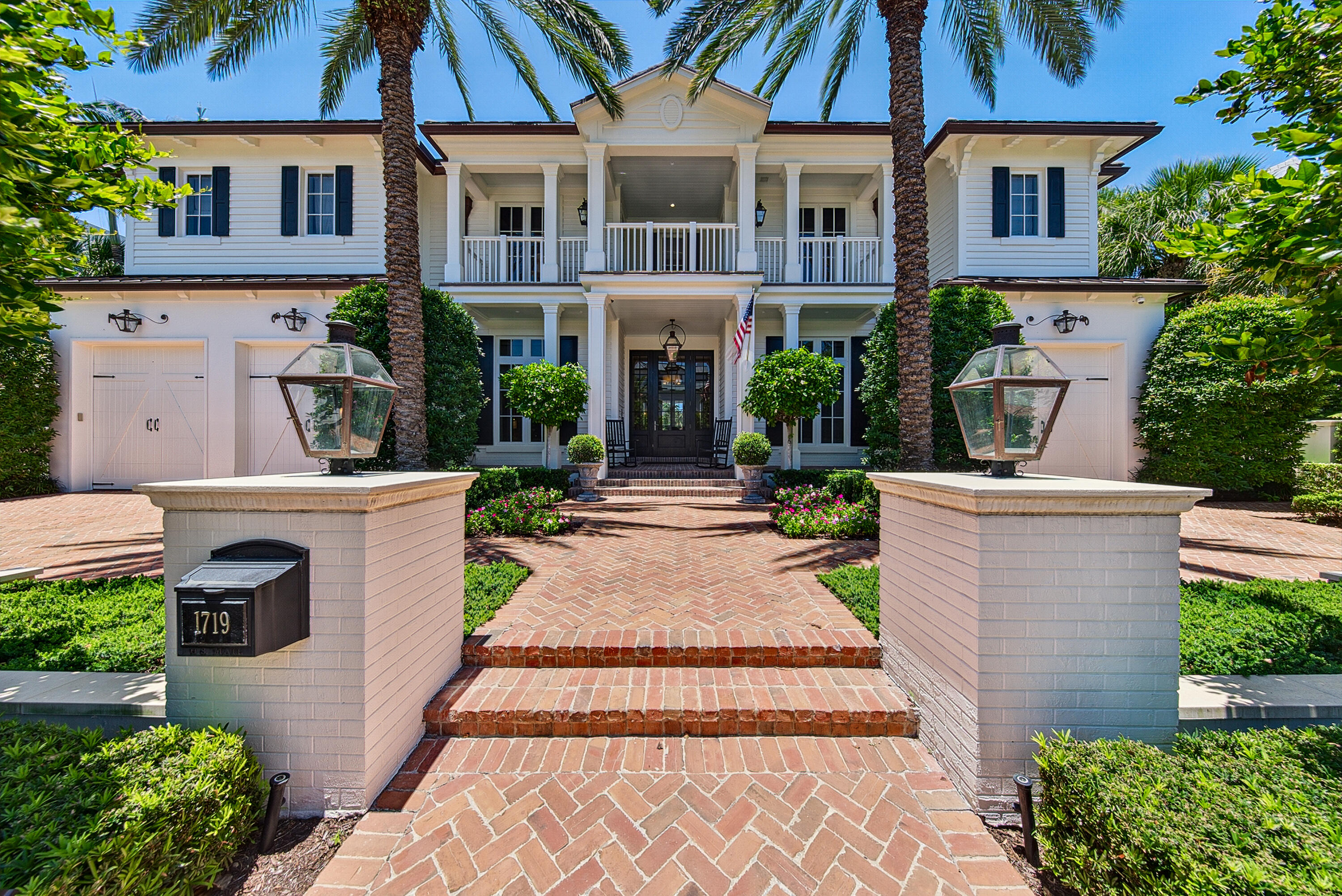 1719 SE 10th St - 1719 SE 10th St, Fort Lauderdale, FL 33316 Luxury Property | Jose Angel Pina
