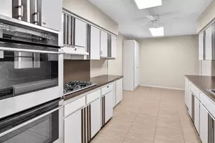 19321 NE 18th Pl, Miami, FL 33179 - Photo 9