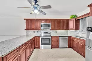 3031 NE 51st St, Fort Lauderdale, FL 33308 - Photo 7