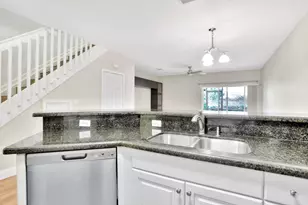 6527 Catalina Ln, Tamarac, FL 33321 - Photo 9