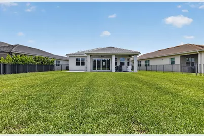 15660 Goldfinch Circle, The Acreage, FL 33470 - Photo 27
