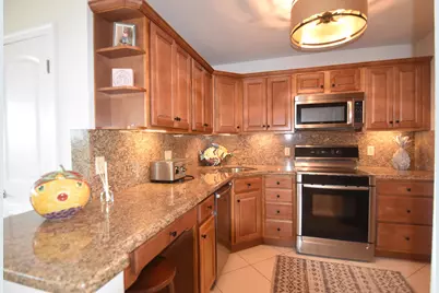 305 N Pompano Beach Boulevard #405, Pompano Beach, FL 33062 - Photo 11