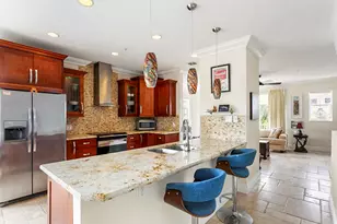 2725 NE 8th Ave, Wilton Manors, FL 33334 - Photo 5