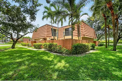 135 Heritage Way, West Palm Beach, FL 33407 - Photo 1