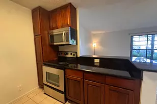 809 NE 199th St, Miami, FL 33179 - Photo 31