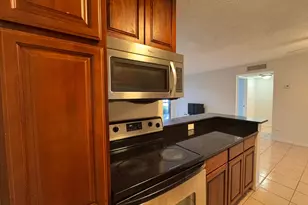 809 NE 199th St, Miami, FL 33179 - Photo 27