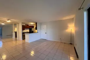 809 NE 199th St, Miami, FL 33179 - Photo 23