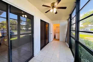 809 NE 199th St, Miami, FL 33179 - Photo 3