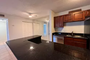 809 NE 199th St, Miami, FL 33179 - Photo 25