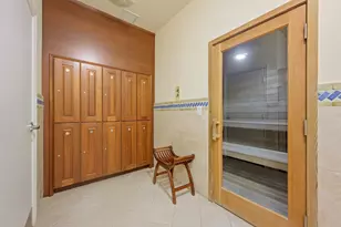 19501 W Country Club Dr, Aventura, FL 33180 - Photo 29