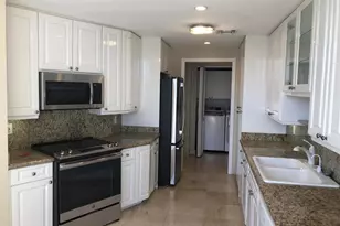 848 Brickell Key Dr, Miami, FL 33131 - Photo 3