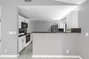 1273 Spring Cir Dr, Coral Springs, FL 33071 - Photo 9