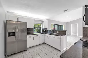 1273 Spring Cir Dr, Coral Springs, FL 33071 - Photo 9