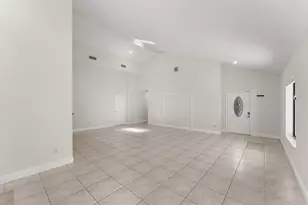 7627 Sierra Dr W, Boca Raton, FL 33433 - Photo 5
