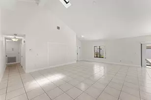 7627 Sierra Dr W, Boca Raton, FL 33433 - Photo 7