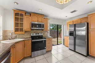 7627 Sierra Dr W, Boca Raton, FL 33433 - Photo 13