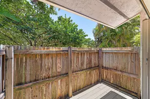 7627 Sierra Dr W, Boca Raton, FL 33433 - Photo 17