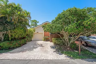 7627 Sierra Dr W, Boca Raton, FL 33433 - Photo 1
