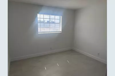 402 Lake Shore Drive #202, West Palm Beach, FL 33403 - Photo 9