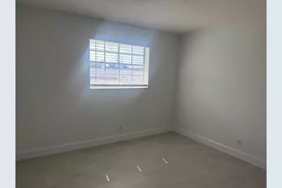 402 Lake Shore Drive #202, West Palm Beach, FL 33403 - Photo 11