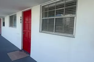 402 Lake Shore Dr, West Palm Beach, FL 33403 - Photo 1