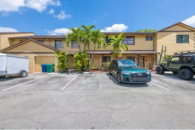 1129 NE 210th Terrace #210, Miami, FL 33179 - Photo 5