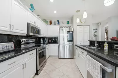 9807 NW 20th Street, Pembroke Pines, FL 33024 - Photo 9