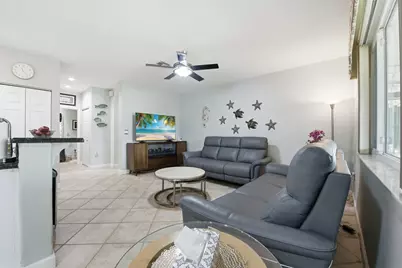 9807 NW 20th Street, Pembroke Pines, FL 33024 - Photo 13