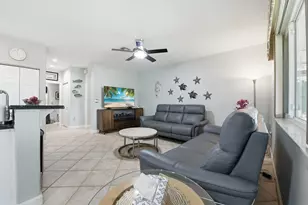 9807 NW 20th St, Pembroke Pines, FL 33024 - Photo 11