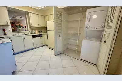 6585 Kensington Lane #Apt 207, Delray Beach, FL 33446 - Photo 7