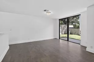 1671 NW 107th Ln, Plantation, FL 33322 - Photo 9