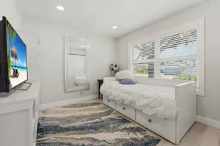 1264 Pine Sage Cir, West Palm Beach, FL 33409 - Photo 15
